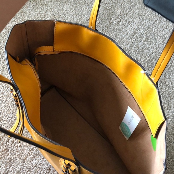 Nine West tote - Picture 3 of 4